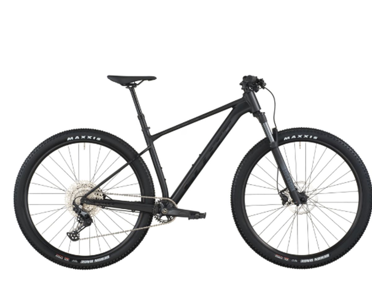 SCALE 940 BLACK MY26