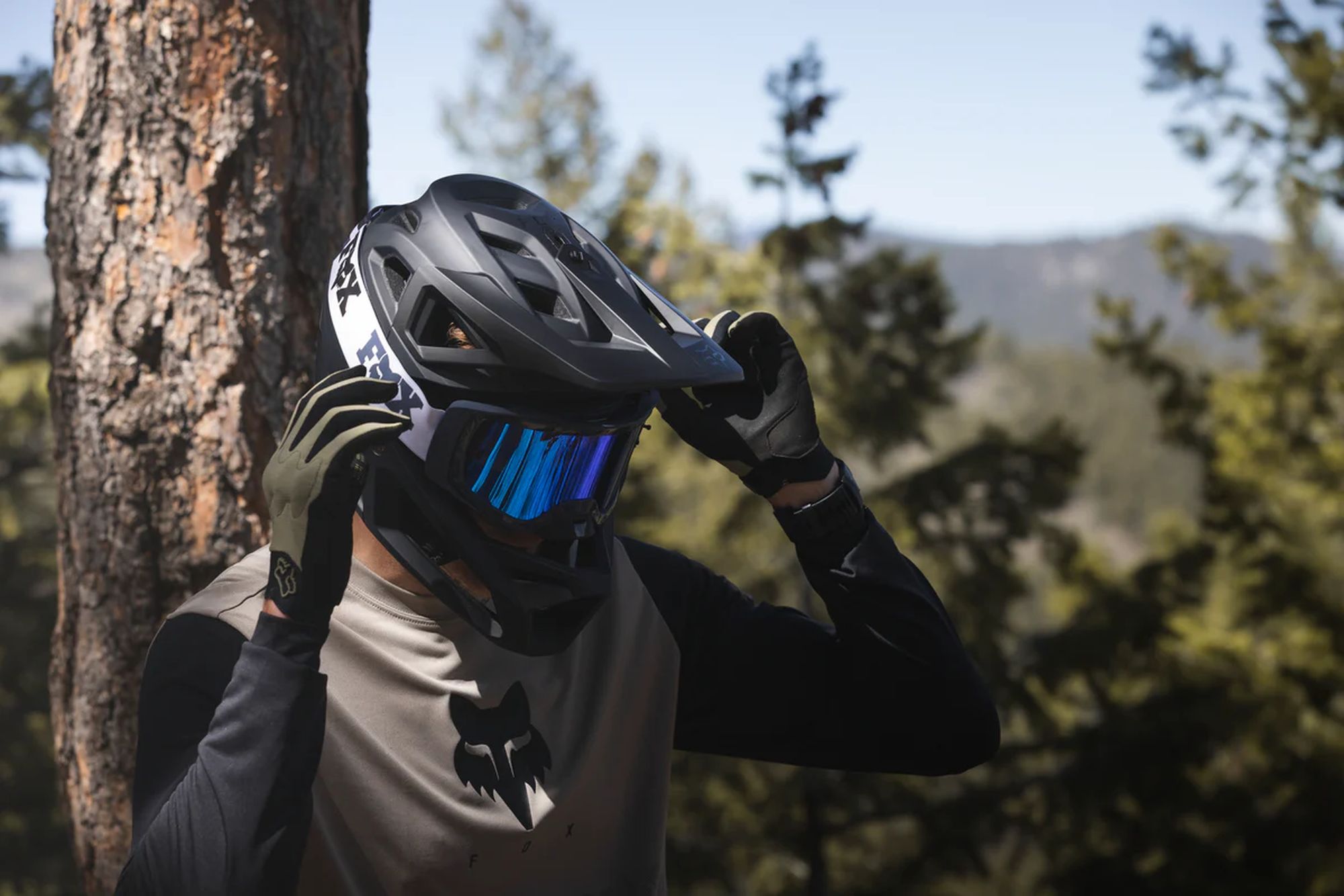 CASCO FOX MODELO SPEEDFRAME MIPS COLOR AZUL TALLA S
