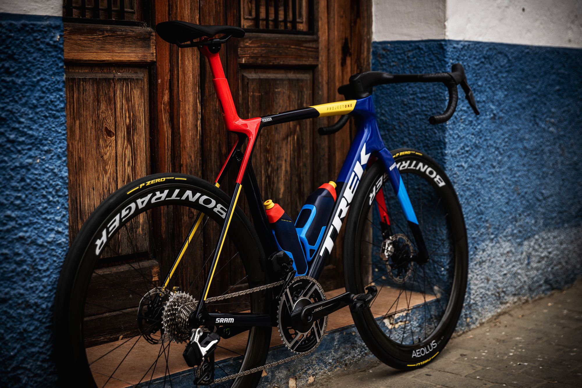 LLANTA PIRELLI CINTURATO CLASSIC VELO TLR 700X26