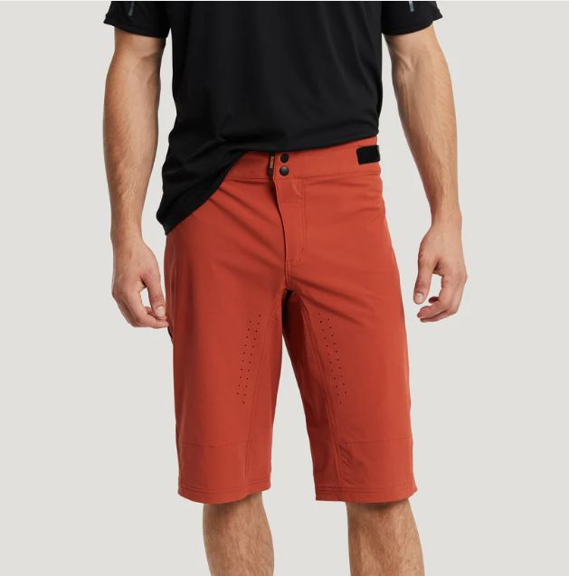 SHORT FOX MODELO  HIGHTAIL TALLA M COLOR  TERRACOTA 