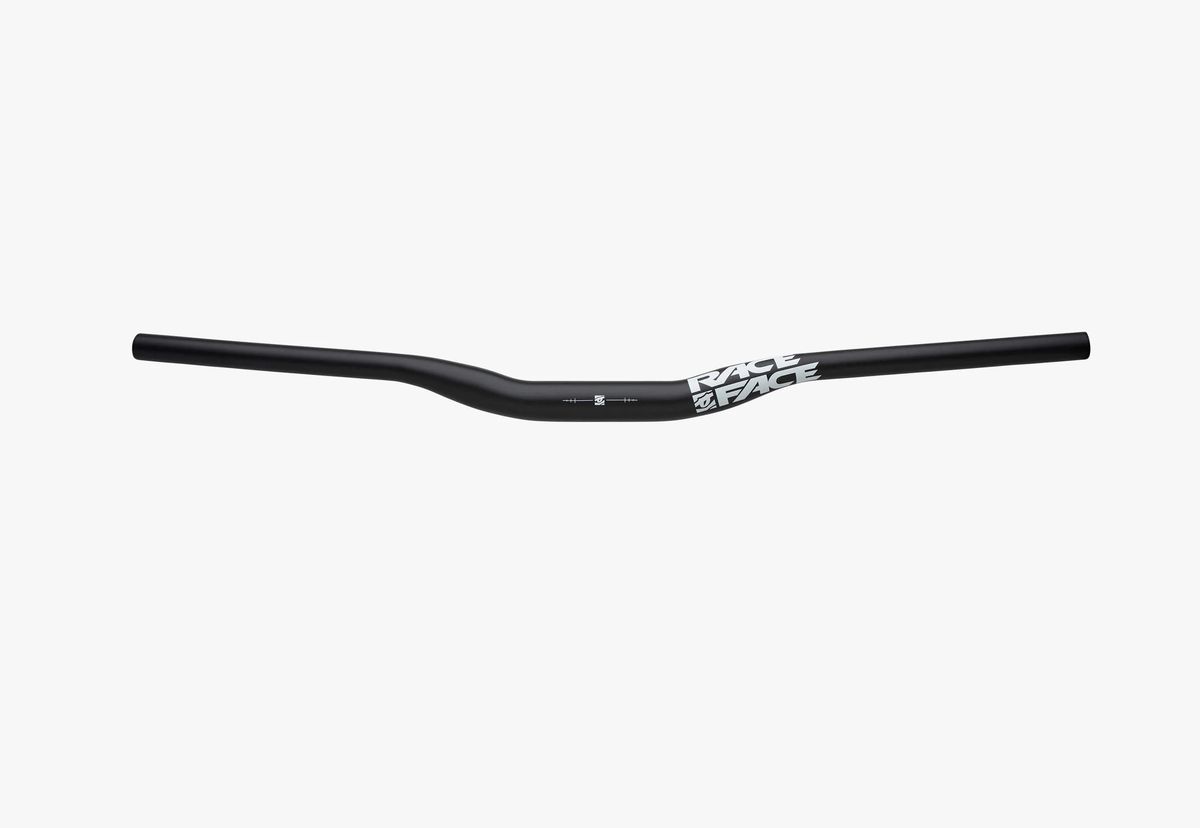 MANUBRIO RACE FACE  CHESTER 31.8X740 MM 20  RISE COLOR NEGRO